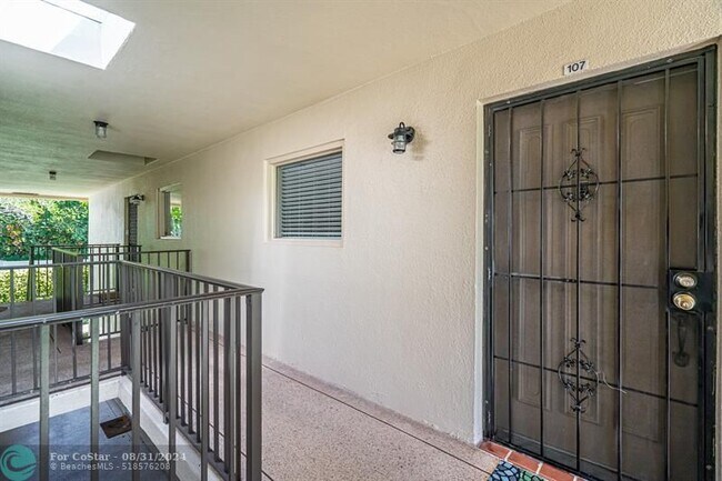 Building Photo - 111 Deer Creek Blvd