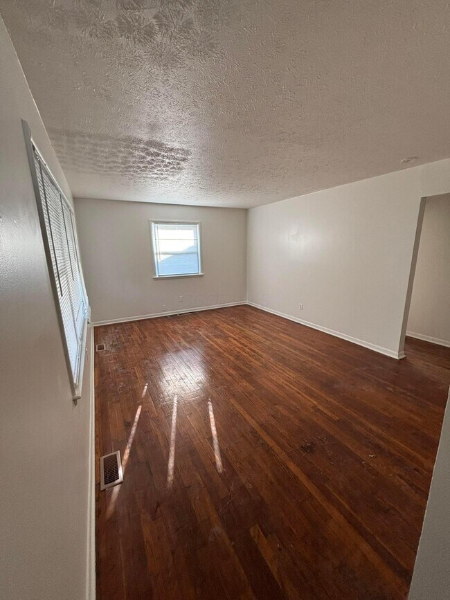 Foto del edificio - 1573 Courtright Rd