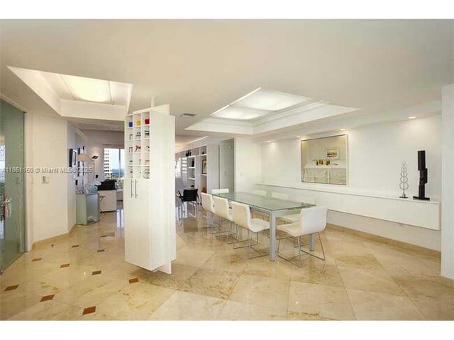 Building Photo - 799 Crandon Blvd