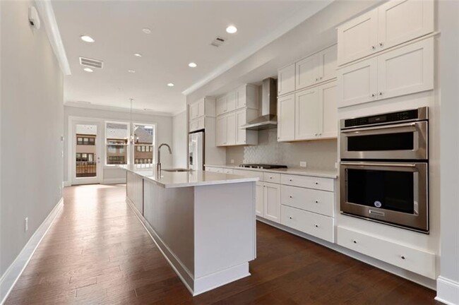 Building Photo - 6787 Encore Blvd