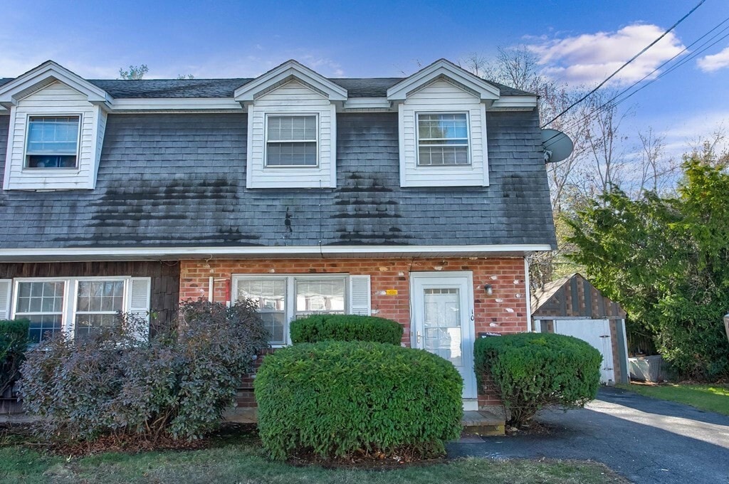 1012 Debbie Ln, Lawrence, MA 01843 Townhome Rentals in Lawrence MA