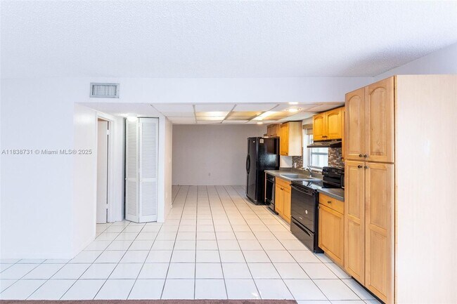 Foto del edificio - 3862 NE 171st St