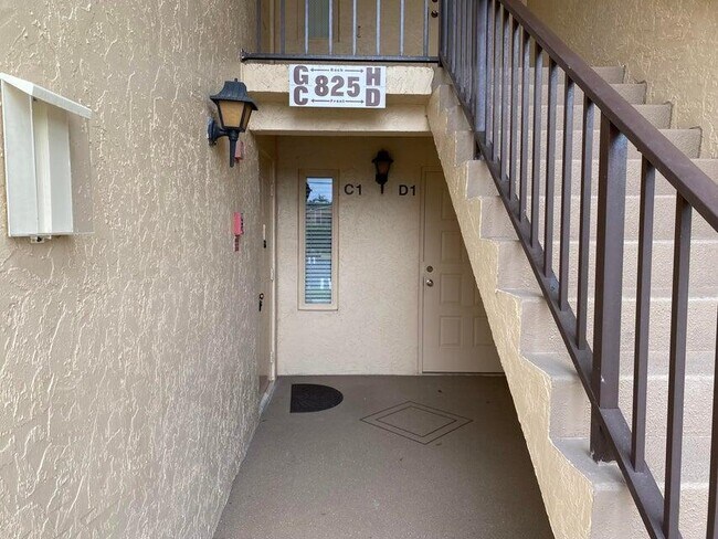 Building Photo - 825 Sky Pine Way