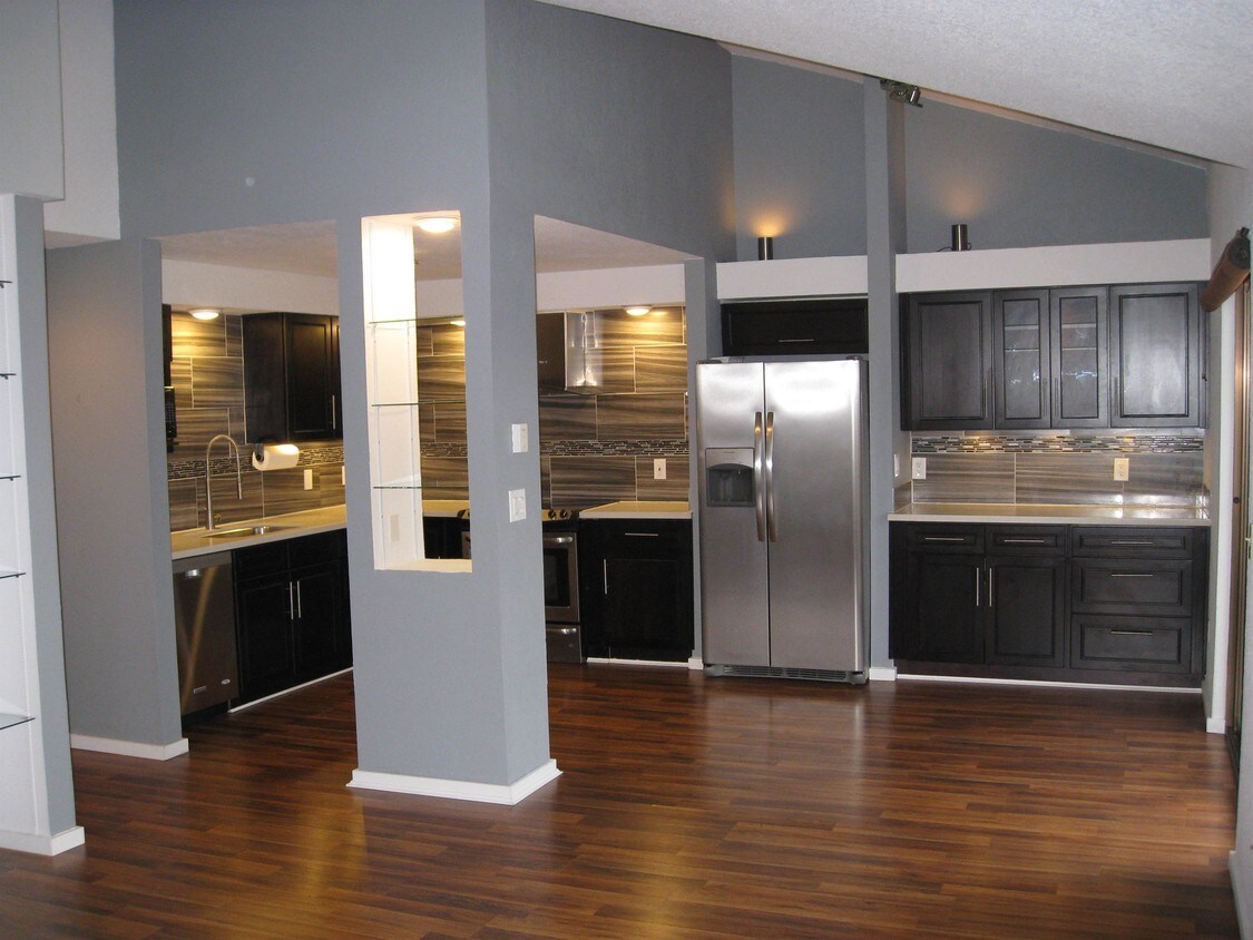 Foto principal - 1301 S Puget Dr
