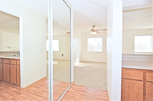 Building Photo - 12375 Mt Jefferson Terrace