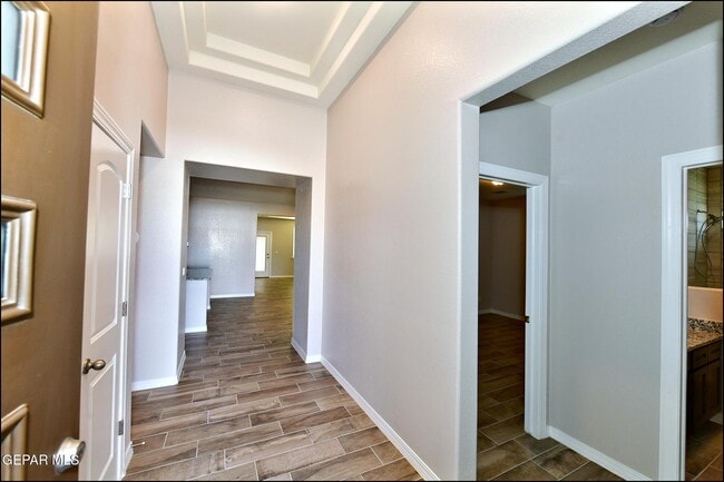 Building Photo - 10716 Drew Pearson Dr