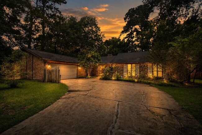 Foto del edificio - 6702 Spring Leaf Dr