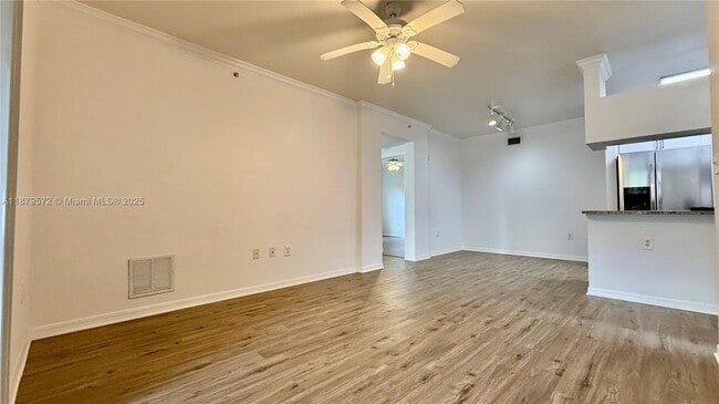 Building Photo - 6482 Emerald Dunes Dr