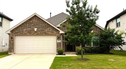 Building Photo - 3004 Teak Dr