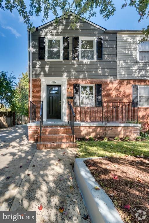 Building Photo - 2212 Arlington Terrace