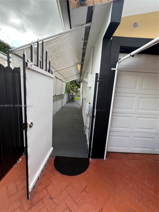 Foto del edificio - 9470 SW 79th St