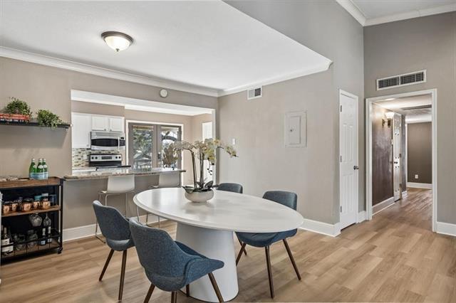 Foto del edificio - 7730 Meadow Rd