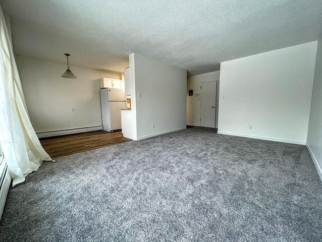 Building Photo - Spacious One Bedroom Apartment in Beautifu...
