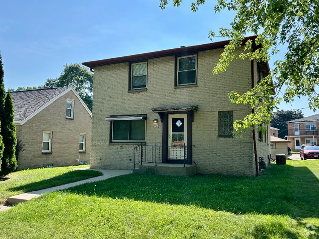 Building Photo - 3389 S Whitnall Ave
