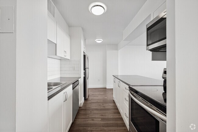 1 chambre, 1 salle de bain - 694 pi² - Cuisine - 3390 Keele St