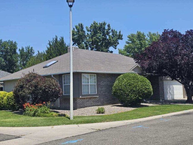 Foto del edificio - 2492 E Harbor Cir