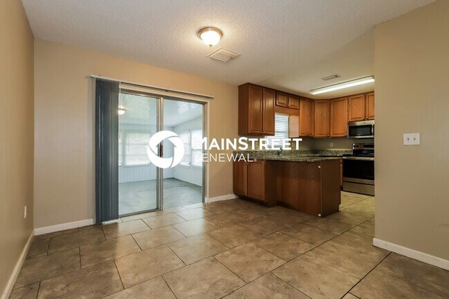 Building Photo - 3 Bedroom Pet-Friendly Home in Lakeland, FL with Main Street Renewal
