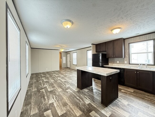 Foto del edificio - 10610 State Rte 762