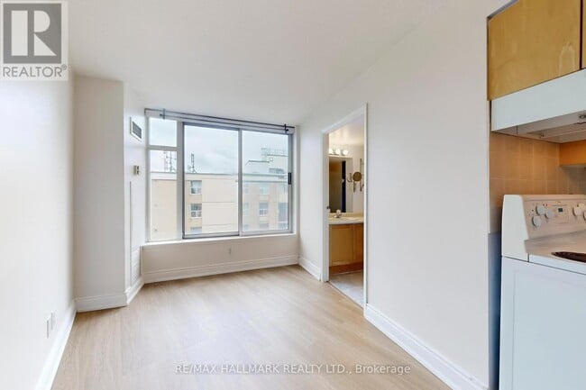 Building Photo - 650 Queens Quay W