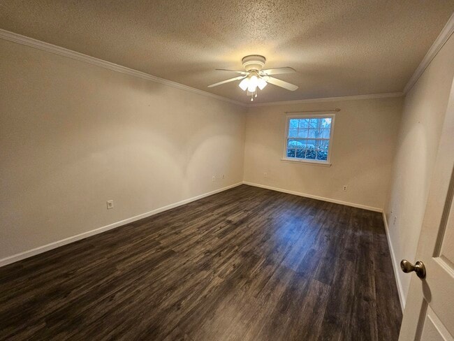 Foto del edificio - 202 Suffolk Dr