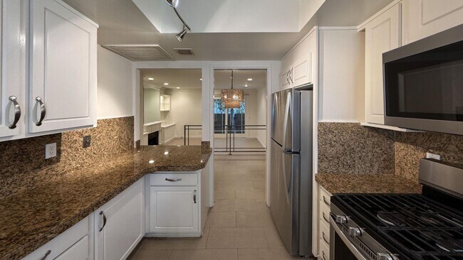 Foto del edificio - 880 Hilldale Ave