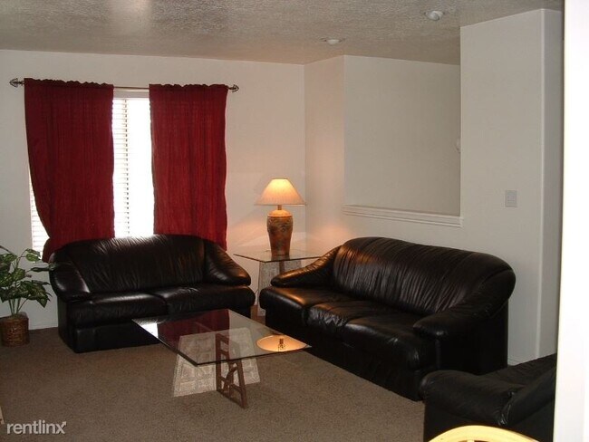 Foto del edificio - 7200 Highland Dr