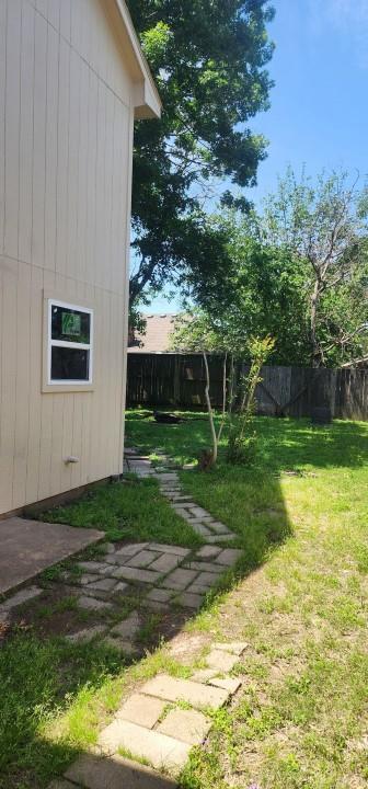 Building Photo - 7303 Prairie Village Dr