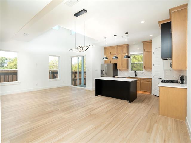 Foto del edificio - 5851 Millar Dr