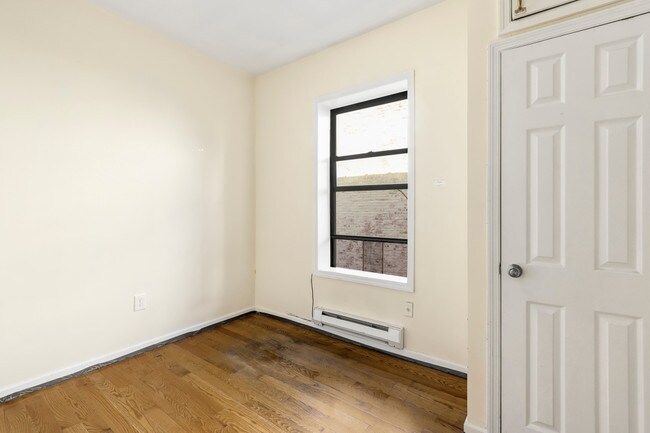 Foto del edificio - 204 W 109th St