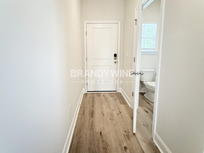 Foto del edificio - 1004 Wildflower Dr