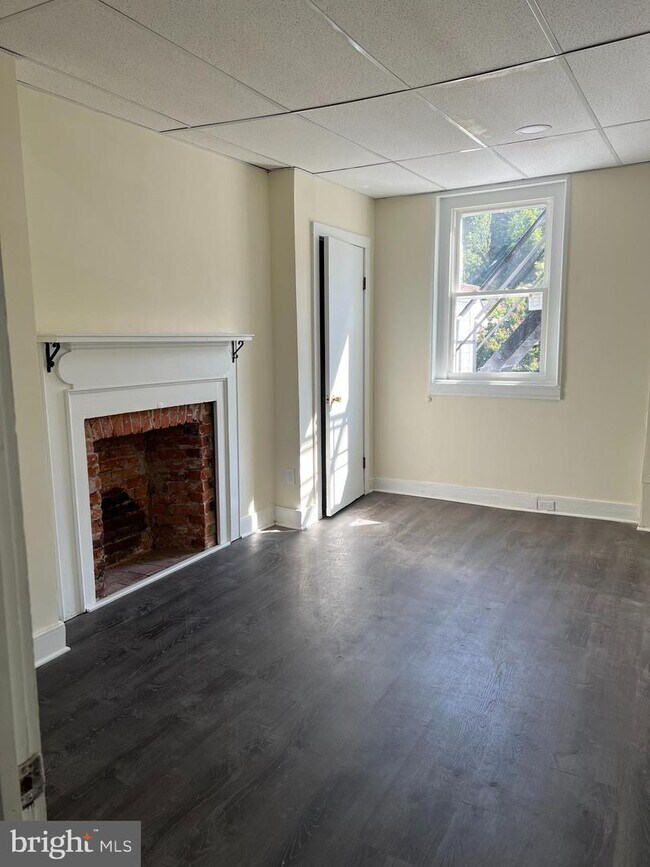 Building Photo - 38 N Main St