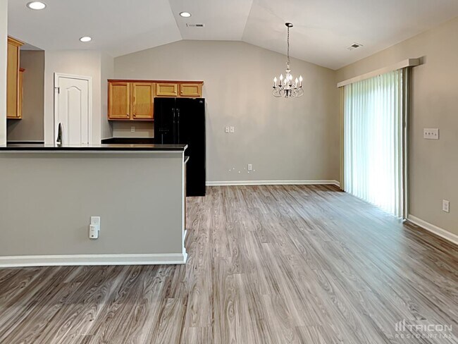 Foto del edificio - 6235 Leslie Drive