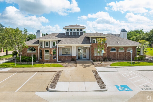 Building Photo - Sandy Creek Apartments
