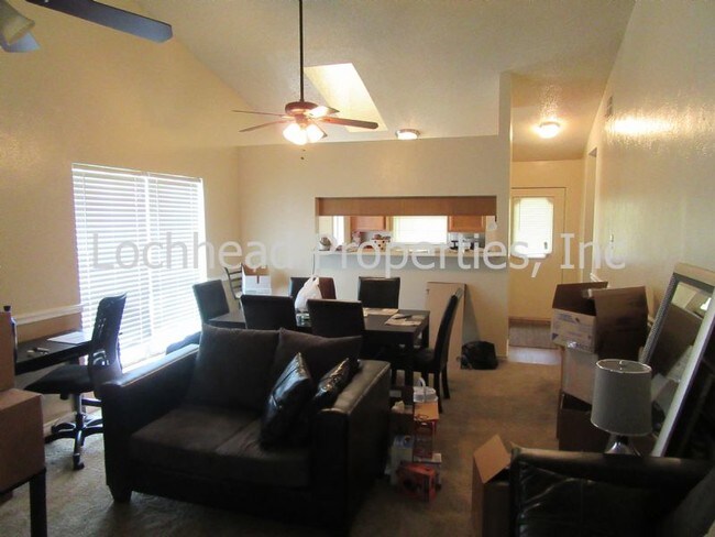 Building Photo - 821 Colchester Dr