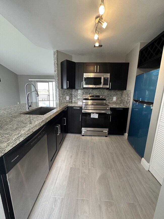 Foto del edificio - 3405 NW 44th St