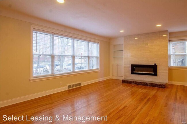 Building Photo - 7548 Wellington Way
