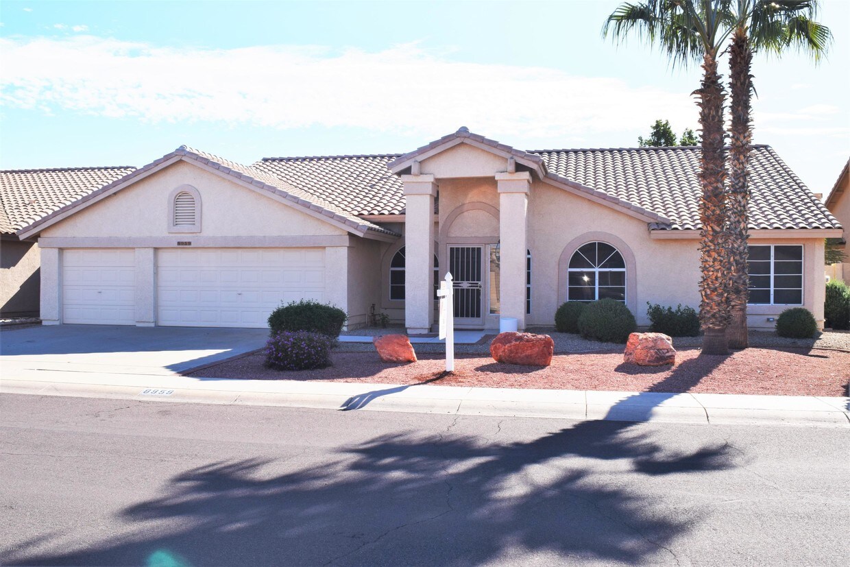 Foto principal - 8959 W Utopia Rd