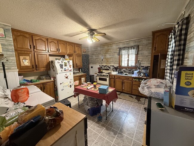 Foto del edificio - 931 Worcester Rd