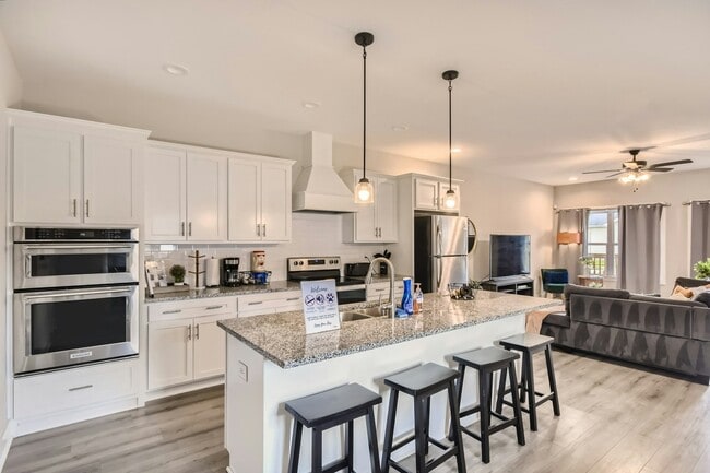 Photo - 125 Lewis St House