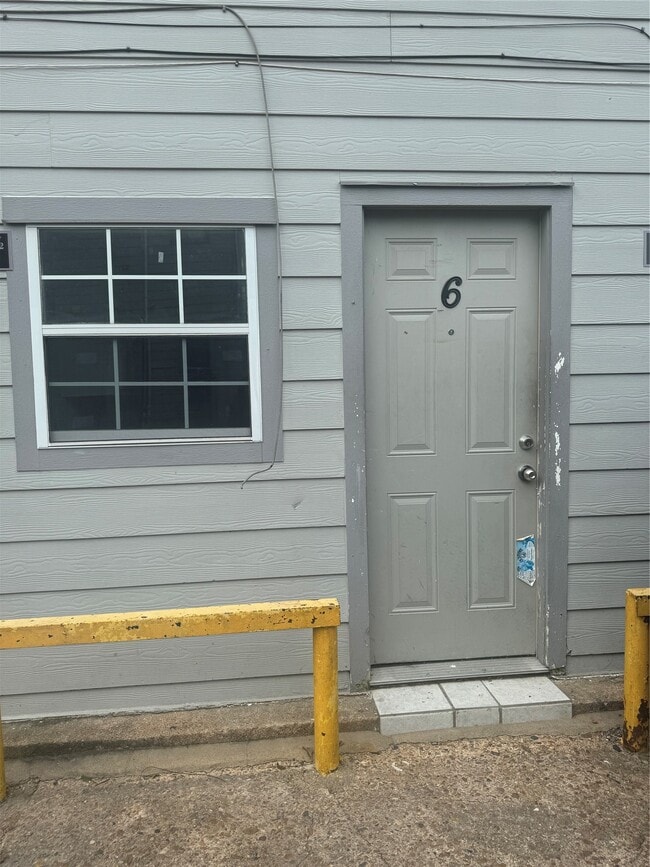 Building Photo - 7018 Avenue F