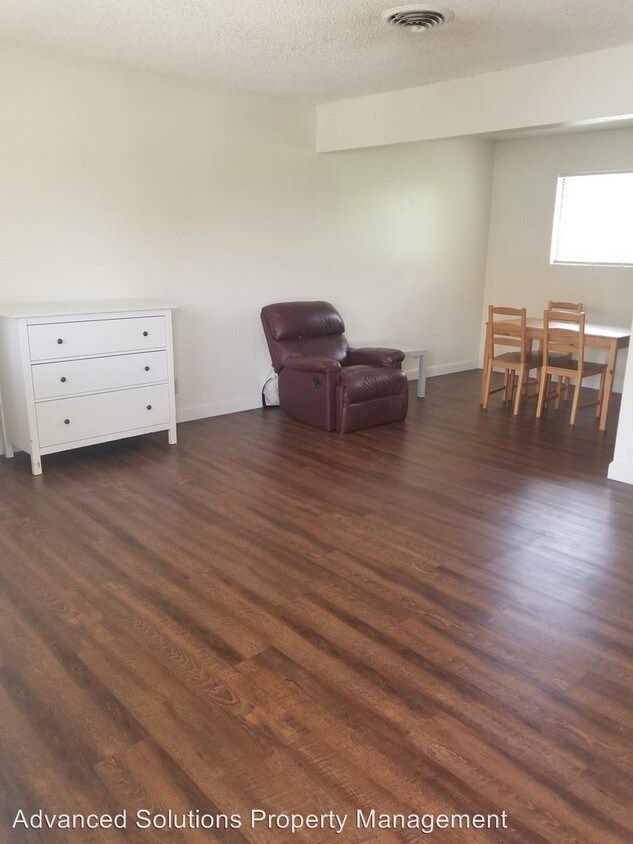 Foto principal - 944 West St