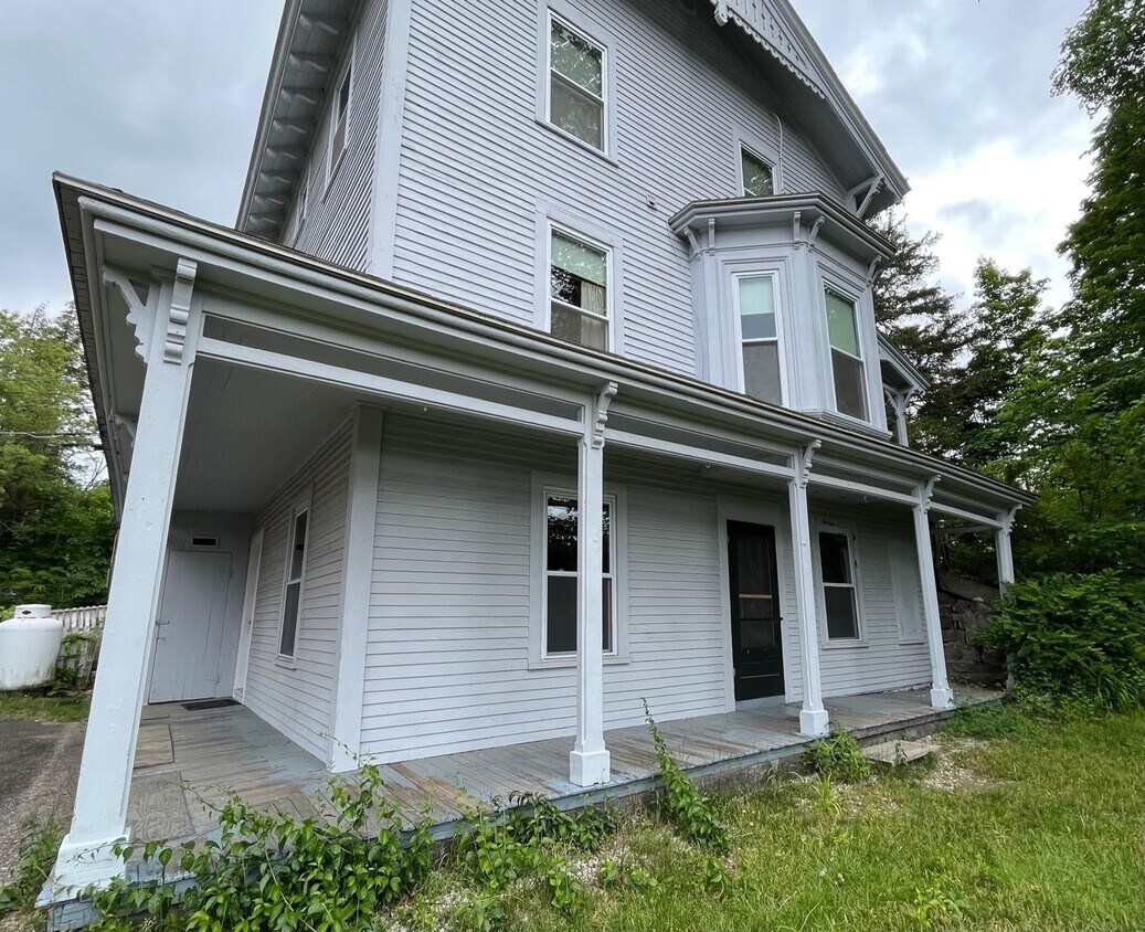 15 Maple St Unit 1, Wilton, NH 03086 Room for Rent in Wilton, NH