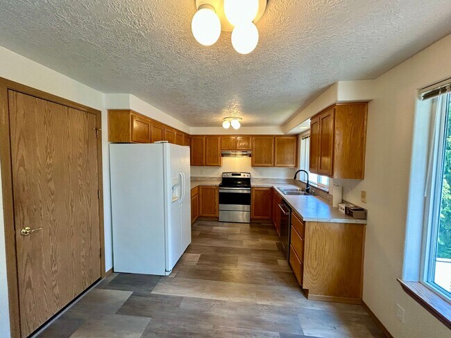 Foto del edificio - 6034 Fircrest St SE