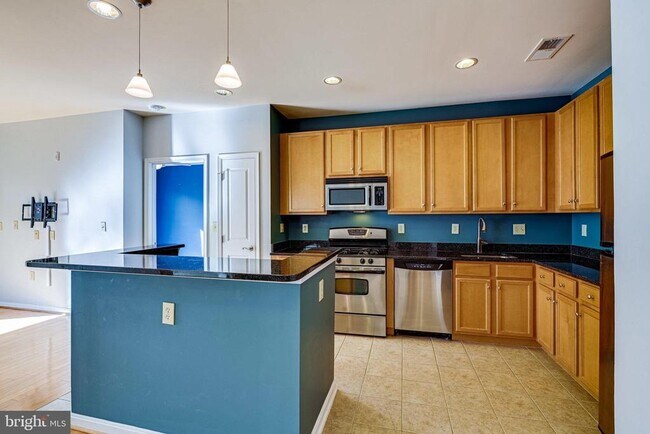 Building Photo - 2665 Prosperity Ave