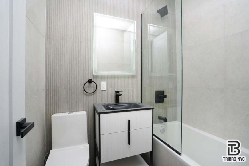 Building Photo - 1 bedroom in BROOKLYN NY 11206