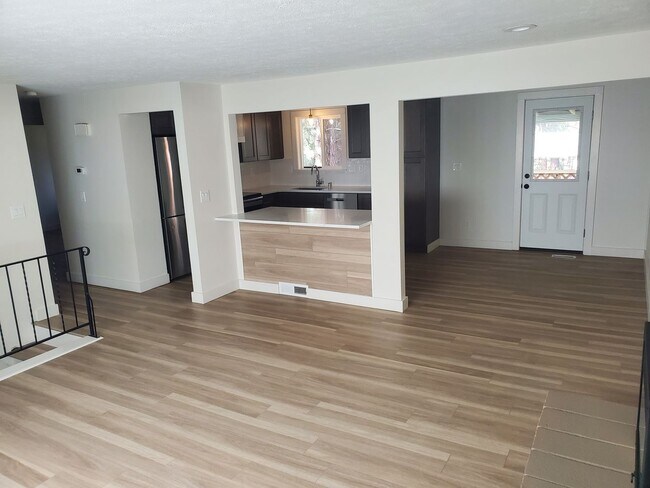 Foto del edificio - Beautiful 4BR/2BA South Spokane Home