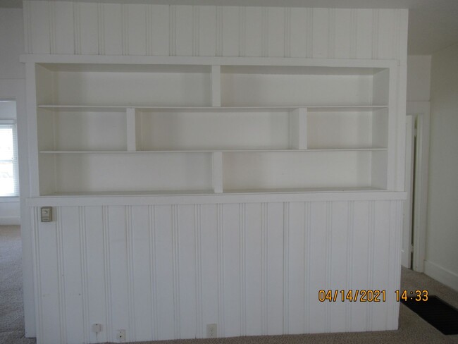 Building Photo - Pet Friendly Single Story Home in Old Town...