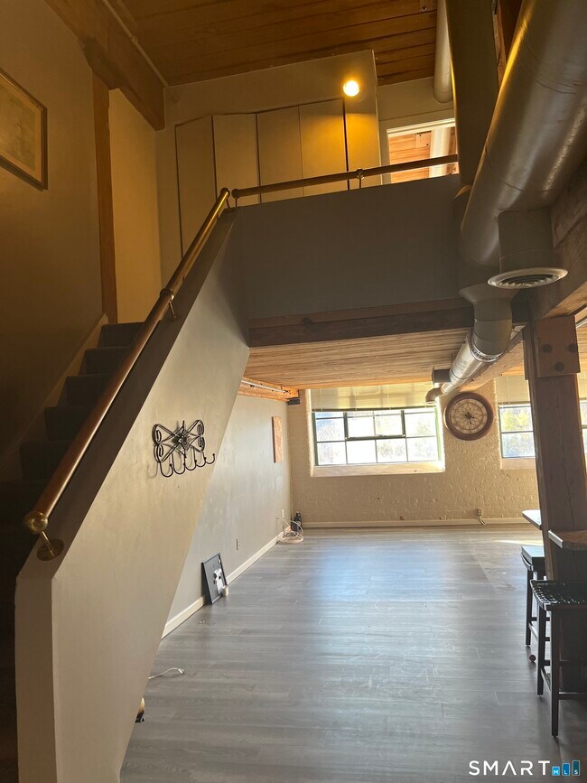 Foto del edificio - 68 Thermos Ave