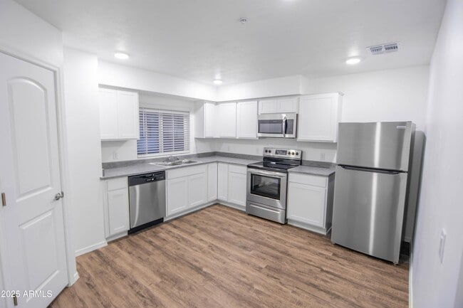 Foto del edificio - 12570 N Cotton Ln