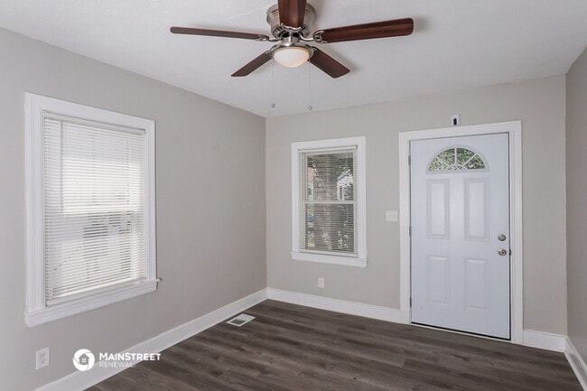 Building Photo - 1536 Longfield Ave